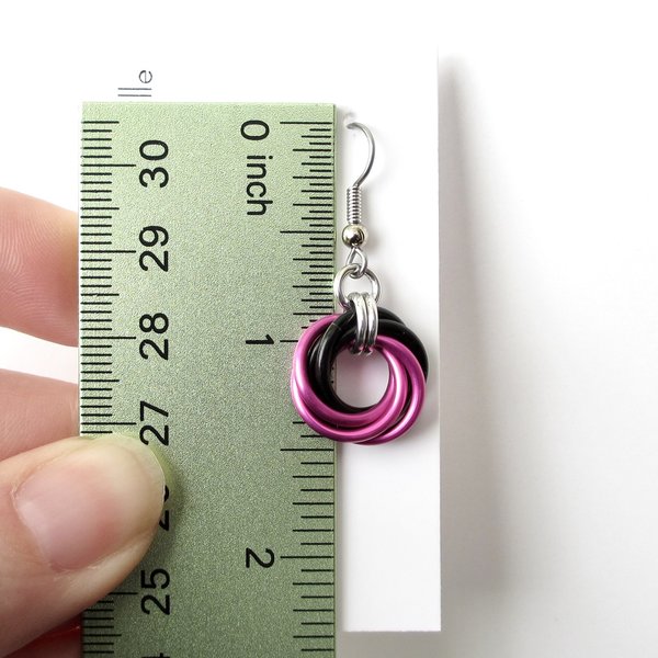 Love knot chainmaille earrings, hot pink and black small circle jewelry