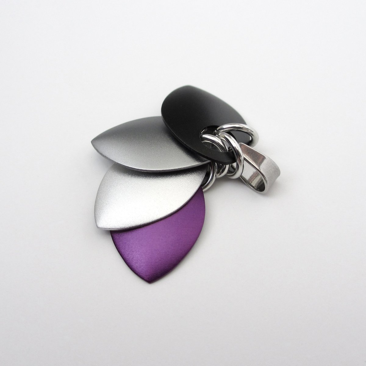 Handmade asexual pride pendant necklace – LGBTQ+ chainmail scale jewelry
